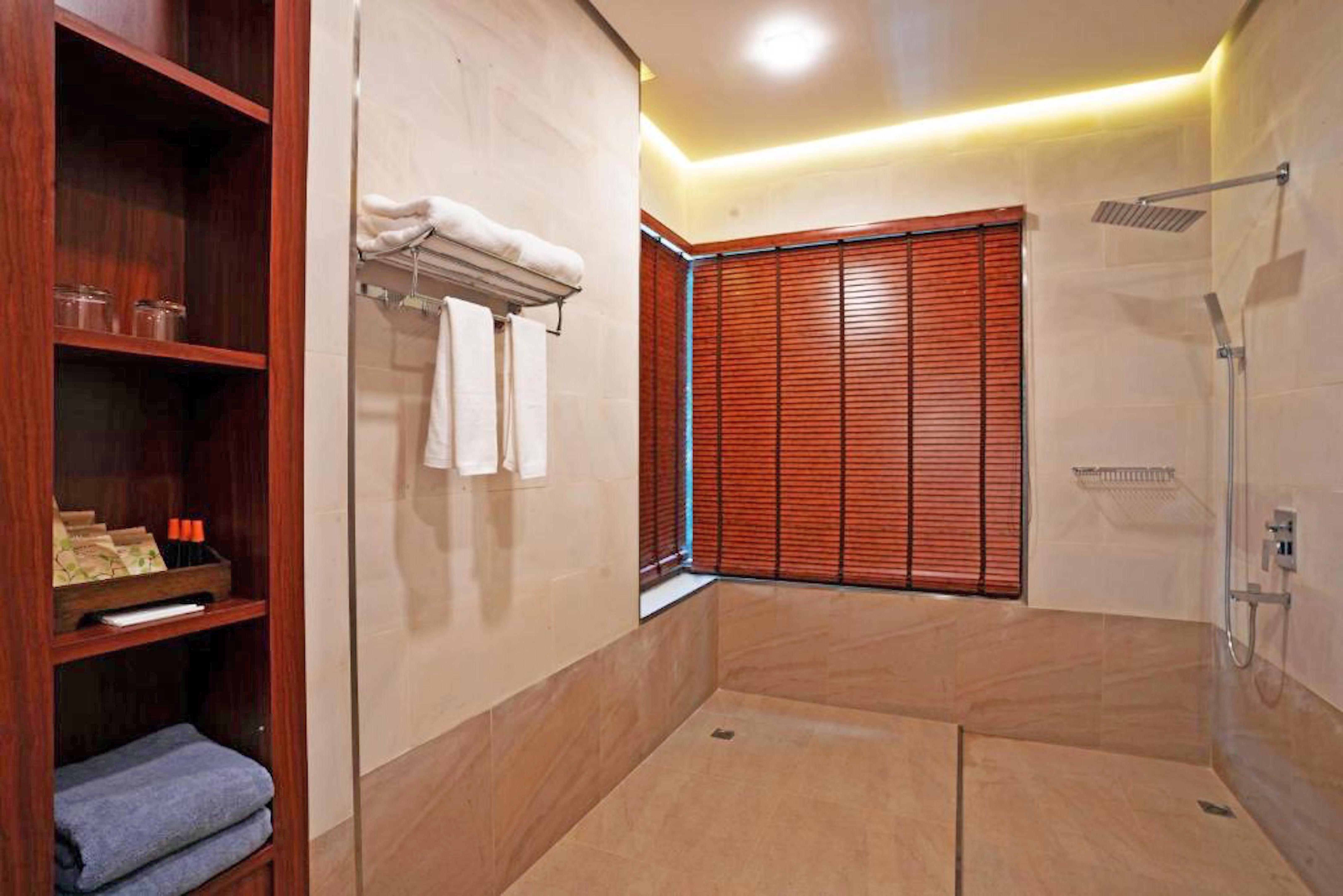 Phi Phi Mountain Beach Resort Sha Certified Exterior photo